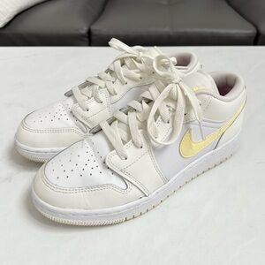 Nike | Air Jordan 1 Low in Sail/White/Laser Fuchsia/Light Laser Orange, Size 5Y
